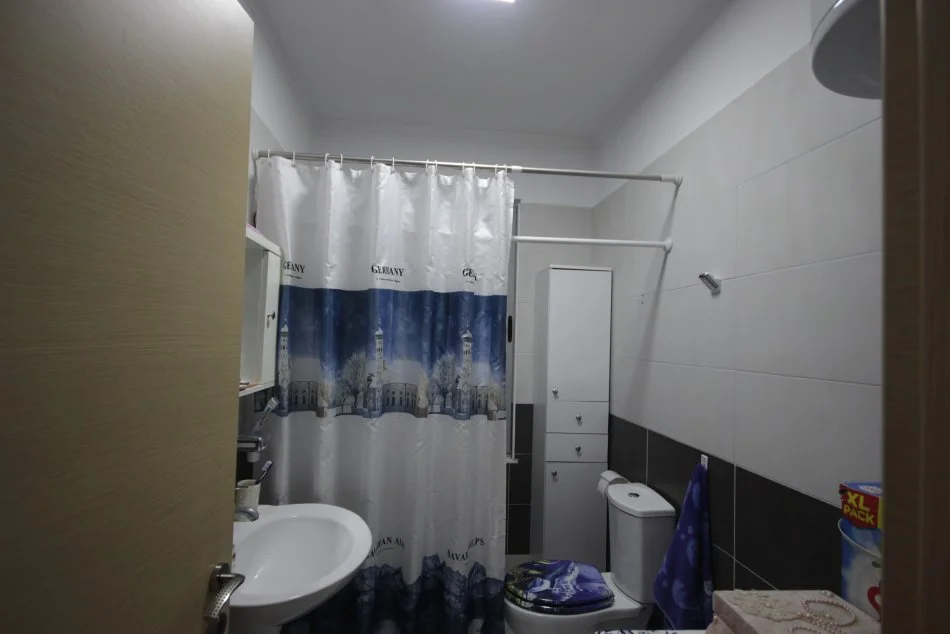 Tirane, shitet apartament 3+1+Ballkon Kati 7, 141 m² 180.000 € (Rruga Teodor Keko)