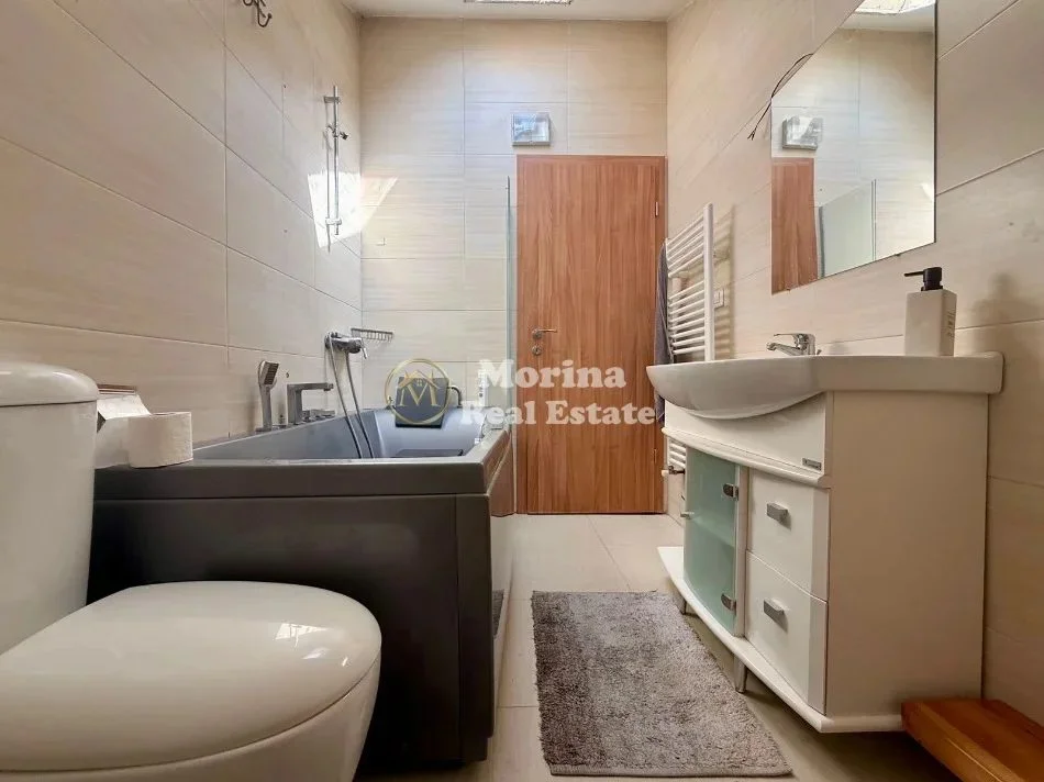 Tirane, jepet me qera apartament 3+1 Kati 1, 130 m² 1.000 € (Rruga Elbasanit)