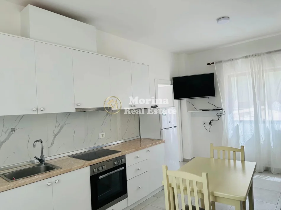 Tirane, jepet me qera apartament 1+1 Kati 3, 60 m² 400 € (Rruga 5 Maji)