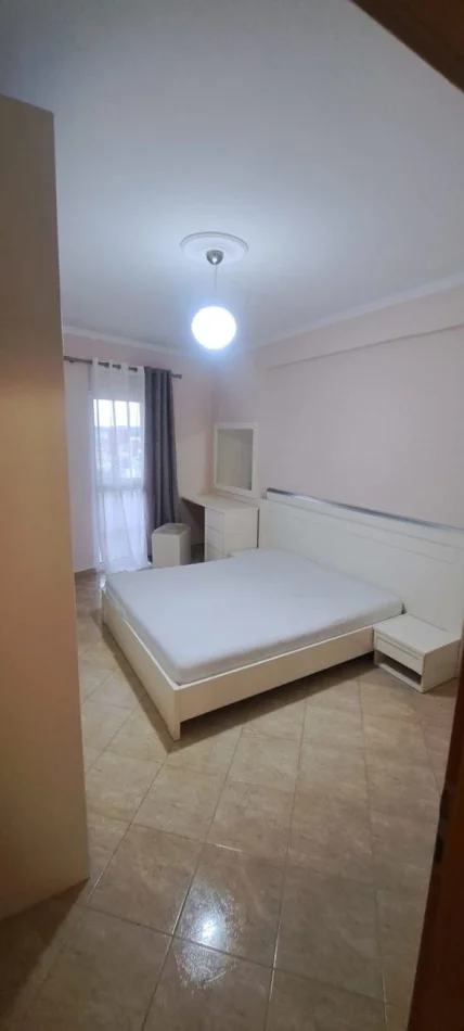 Tirane, jepet me qera apartament 1+1 Kati 4, 64 m² 430 € (Rruga Kongresi I Manastirit)