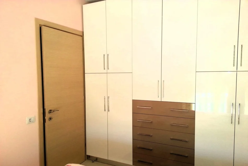 Tirane, jepet me qera apartament 1+1 Kati 4, 68 m² 500 € (Zogu I Zi)