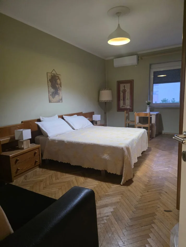 Tirane, apartament 1+1 Kati 2, 56 m² 600 € (Post Parkimi Qender Dollari)