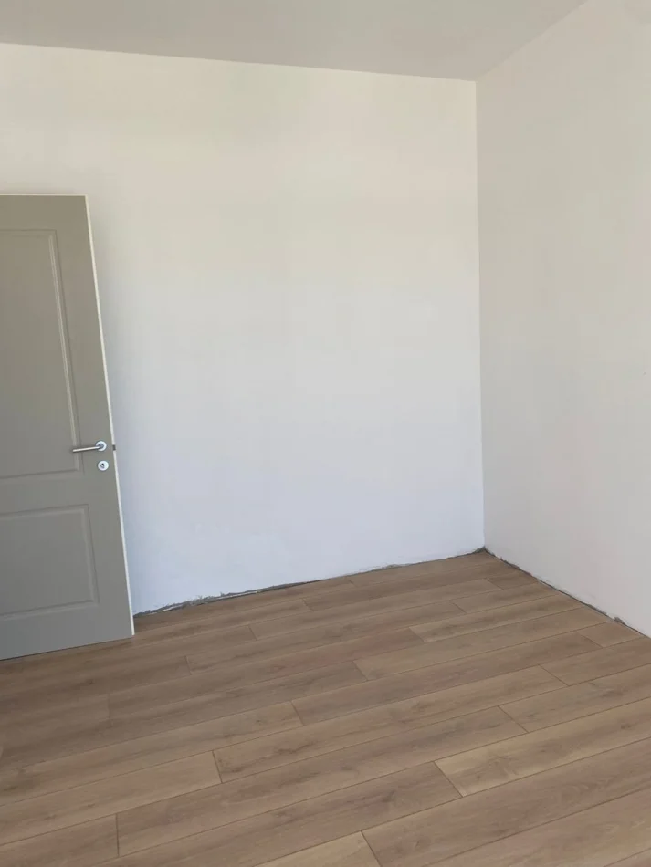 Tirane, jepet me qera ambjent biznesi Kati 4, 60 m² 600 € (Rruga Jordan Misja)