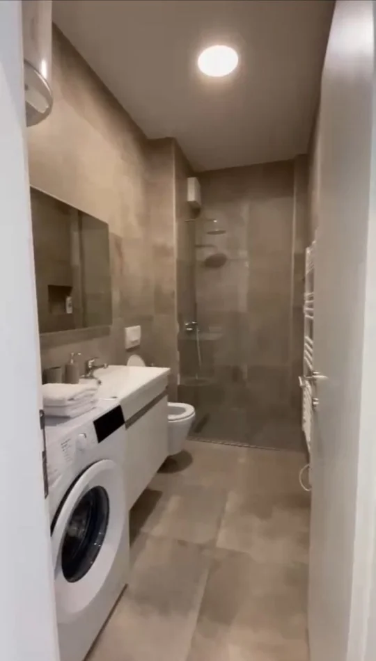 Tirane, jepet me qera apartament 1+1 Kati 5, 65 m² 600 € (Rruga Don Bosko)