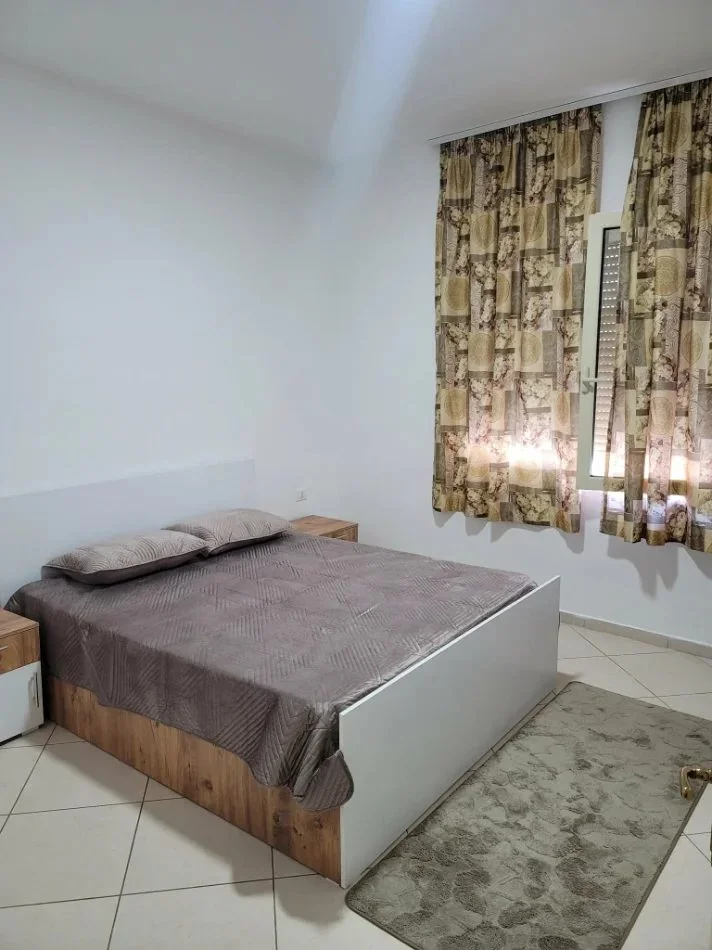 Tirane, jepet me qera apartament 1+1 Kati 8, 73 m² 370 € (Yzberisht)