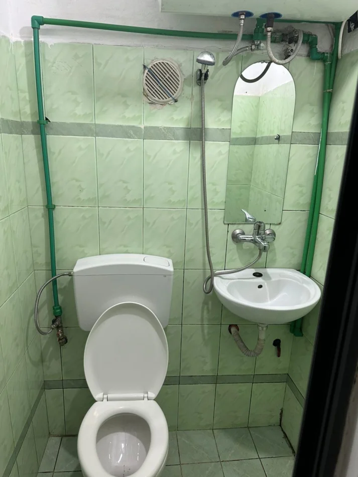 Tirane, jepet me qera apartament 1+1 Kati 1, 35 m² 260 € (Blloku)