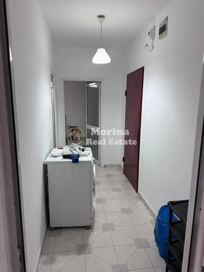 Tirane, jepet me qera apartament 1+1 Kati 1, 65 m² 300 € (Laprake)