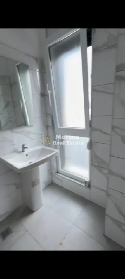 Tirane, jepet me qera apartament 2+1 Kati 9, 115 m² 500 € (Ish Fusha E Aviacionit)