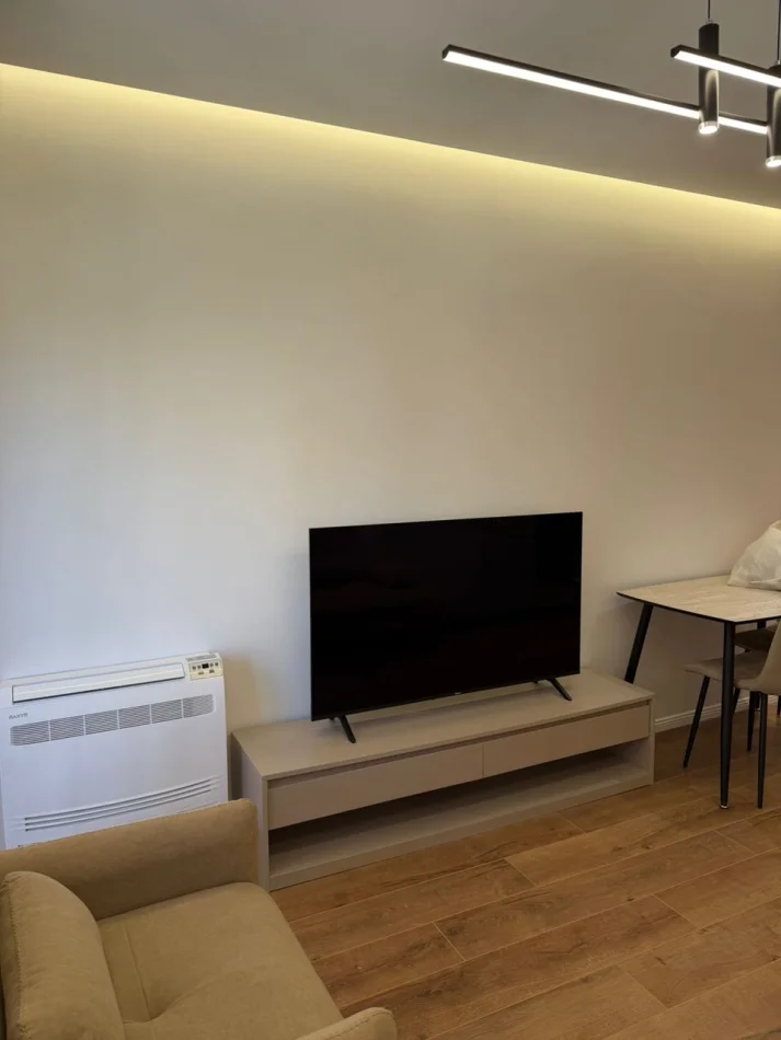 Tirane, jepet me qera apartament 1+1 Kati 3, 57 m² 550 € (Fusha Aviacionit)