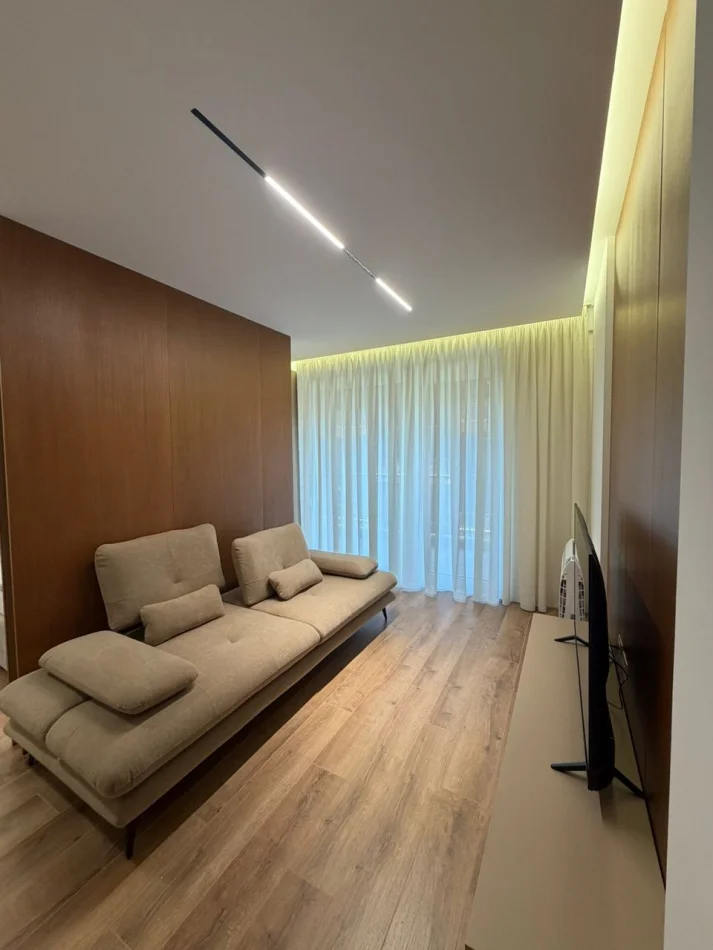 Tirane, jepet me qera apartament 1+1 Kati 3, 55 m² 550 € (Fusha Aviacionit)