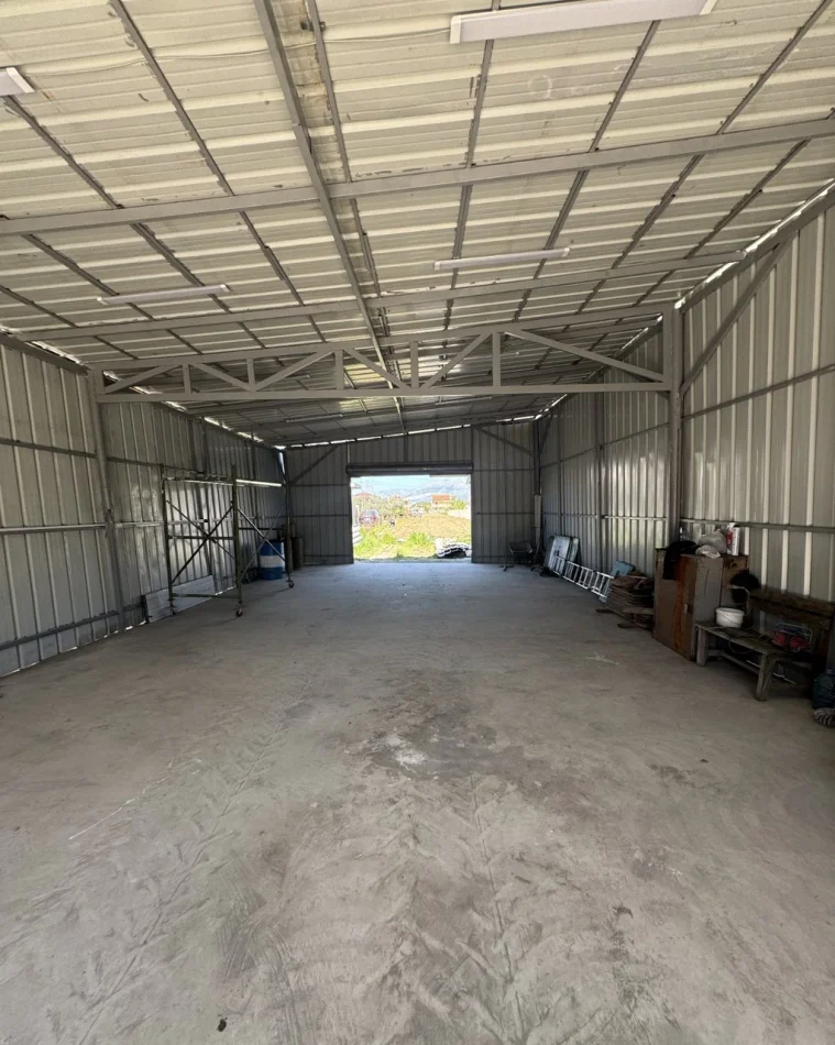 Tirane, jepet me qera magazine Kati 0, 140 m² 900 € (Tirana International Airport Mother Teresa)