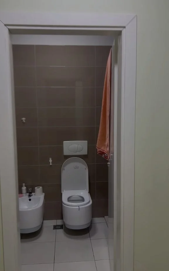 Tirane, jepet me qera apartament 1+1 Kati 4, 78 m² 600 € (Komuna E Parisit)