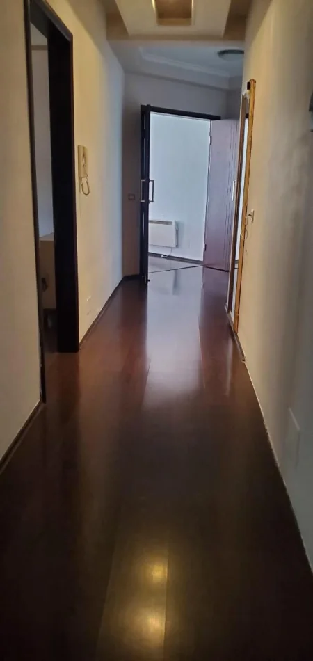Tirane, jepet me qera apartament 2+1 Kati 5, 112 m² 600 € (Kodra E Diellit)