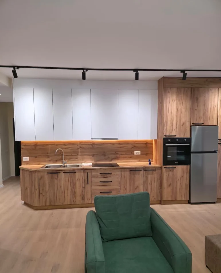 Tirane, jepet me qera apartament 2+1 Kati 3, 97 m² 600 € (Astir)