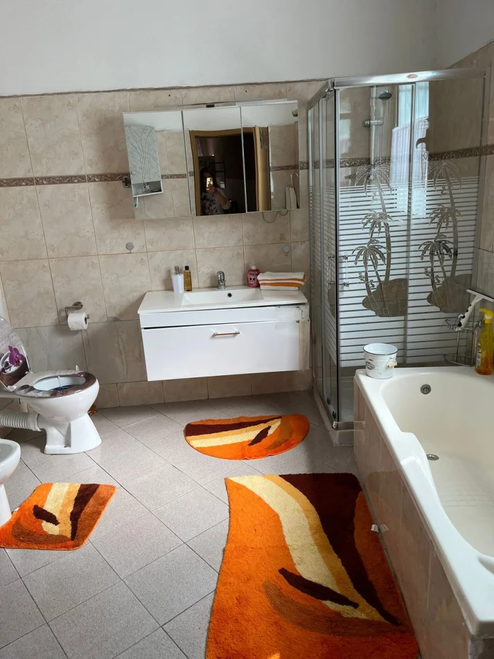 Tirane, jepet me qera apartament 1+1 Kati 2, 65 m² 450 € (Tregu Elektrik)