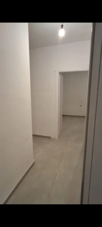 Tirane, jepet me qera apartament 2+1 Kati 1, 94 m² 800 € (Lapraka)
