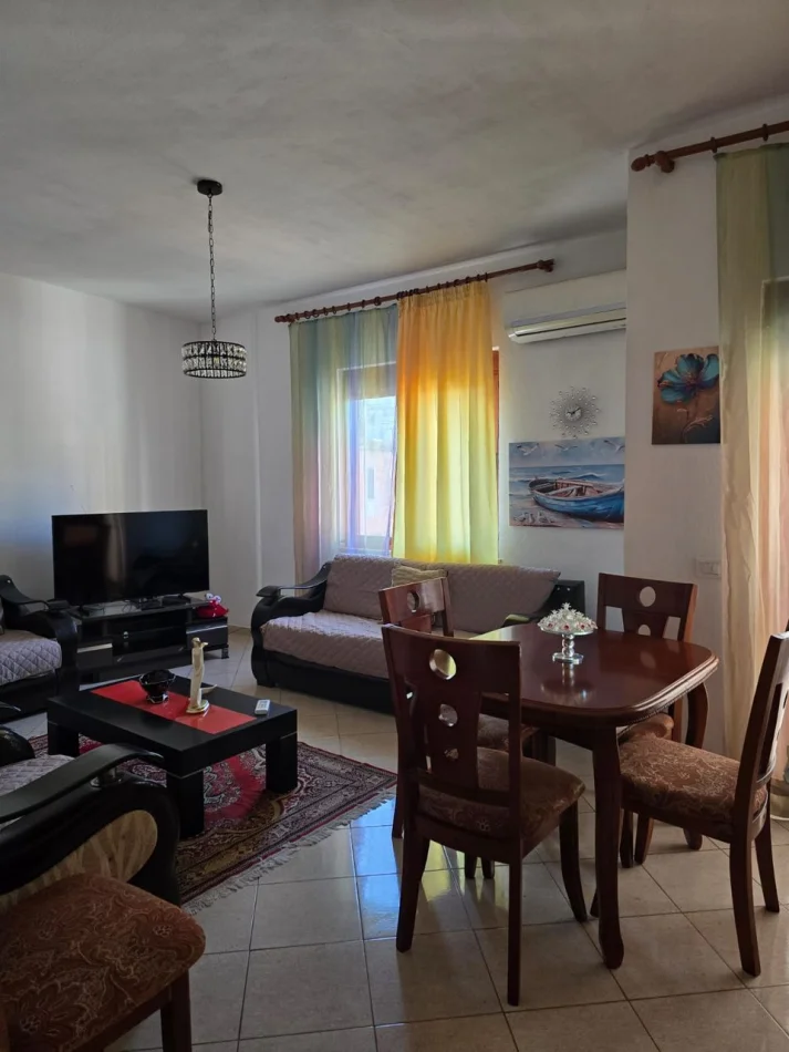 Tirane, jepet me qera apartament 2+1 Kati 3, 120 m² 650 € (Rruga Siri Kodra)
