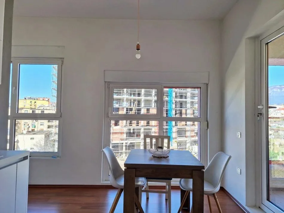 Tirane, jepet me qera apartament 2+1 Kati 5, 97 m² 590 € (Ali Demi)