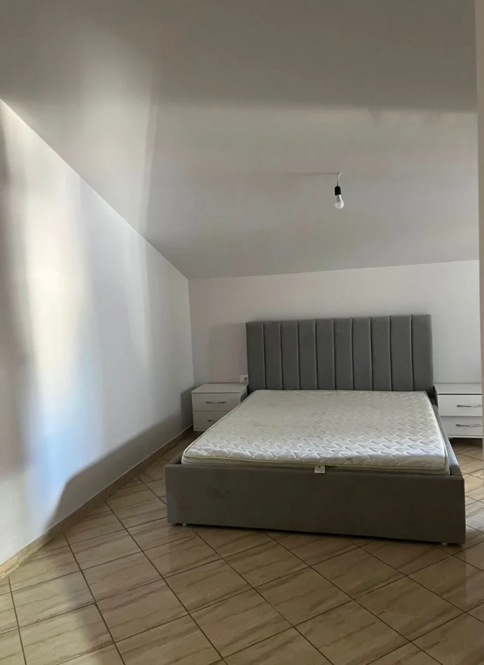 Tirane, jepet me qera apartament 2+1 Kati 2, 75 m² 350 € (Paskuqan)