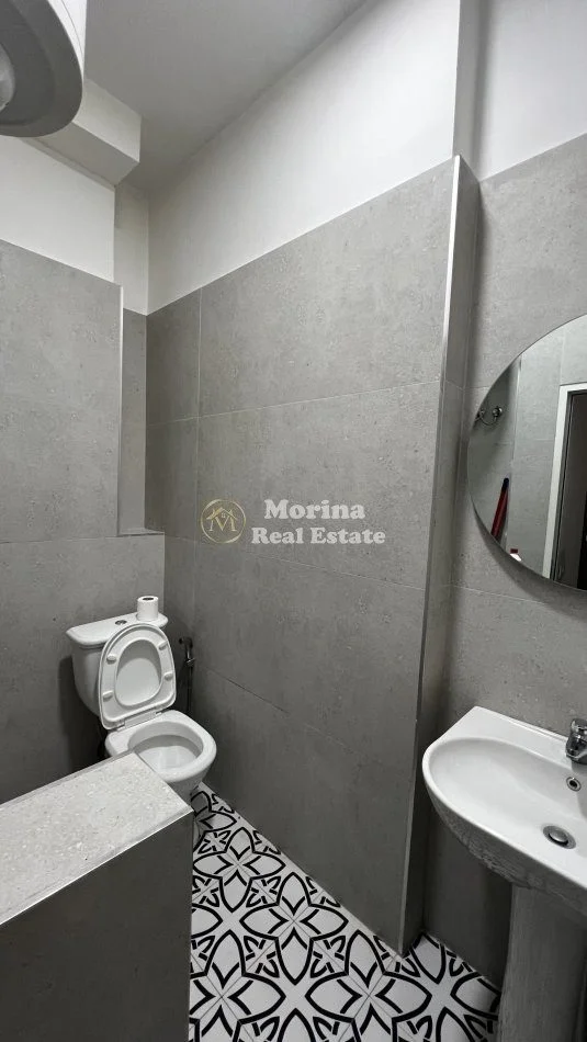 Tirane, jepet me qera apartament 1+1 Kati 1, 60 m² 480 € (Rruga e Barrikadave)