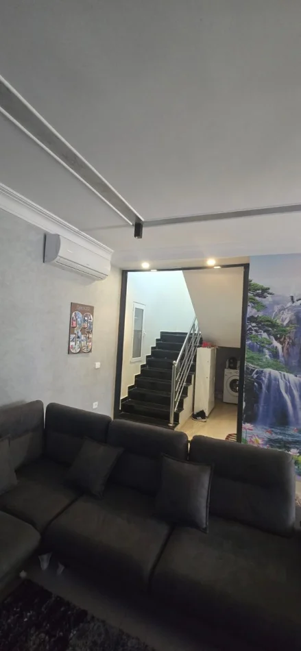 Tirane, jepet me qera apartament 2+1 Kati 1, 190 m² 1.500 € (Baldushk)
