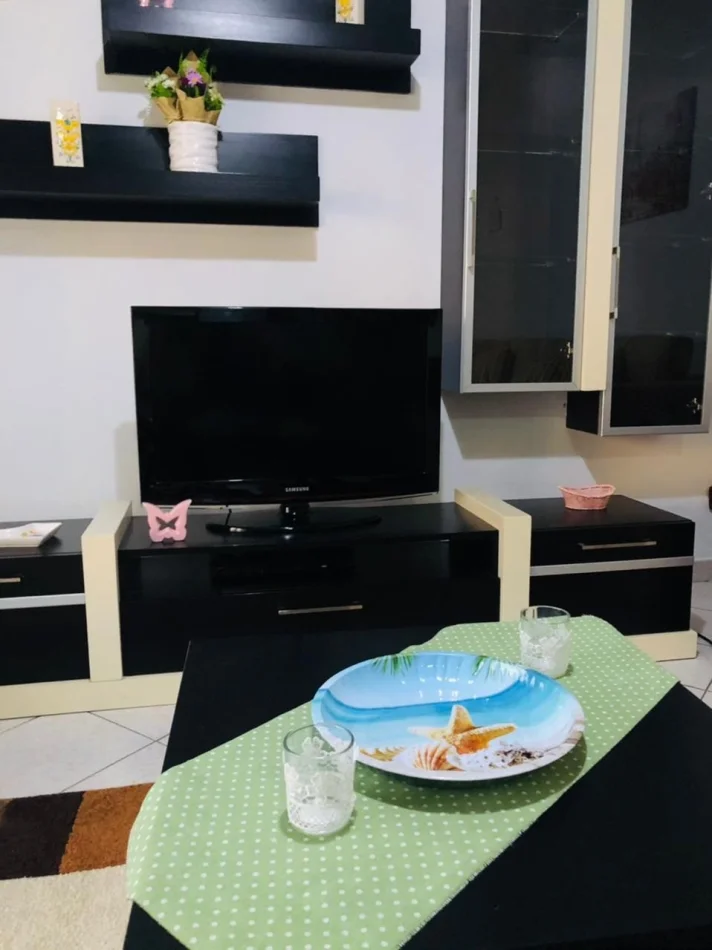 Durres, jepet me qera apartament 2+1 Kati 4, 126 m² 500 € (Bashkia Durrës)