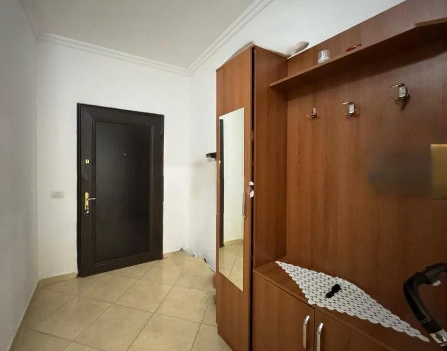 Tirane, jepet me qera apartament 2+1 Kati 2, 120 m² 450 € (Fresku)