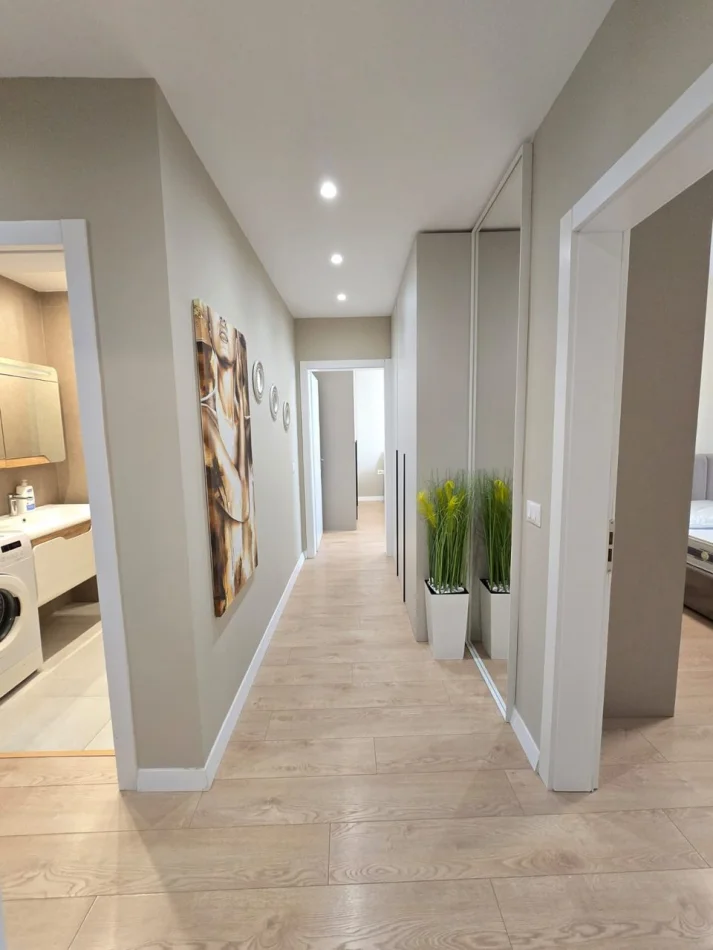 Tirane, jepet me qera apartament 2+1 Kati 5, 90 m² 850 € (Kisha Ortodokse Ungjillëzimi)