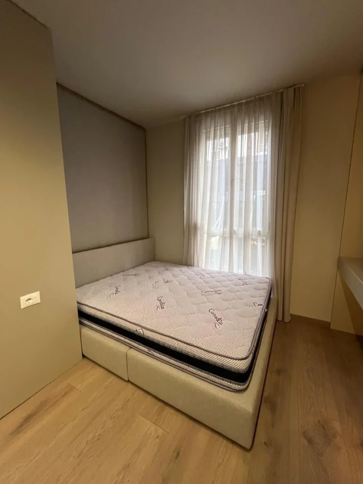 Tirane, jepet me qera apartament 2+1 Kati 2, 120 m² 1.500 € (Kompleksi Usluga)