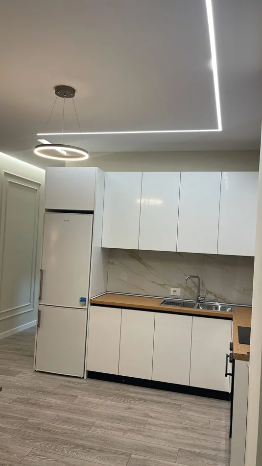 Tirane, jepet me qera apartament 2+1 Kati 4, 100 m² 620 € (Rruga 5 Maji)