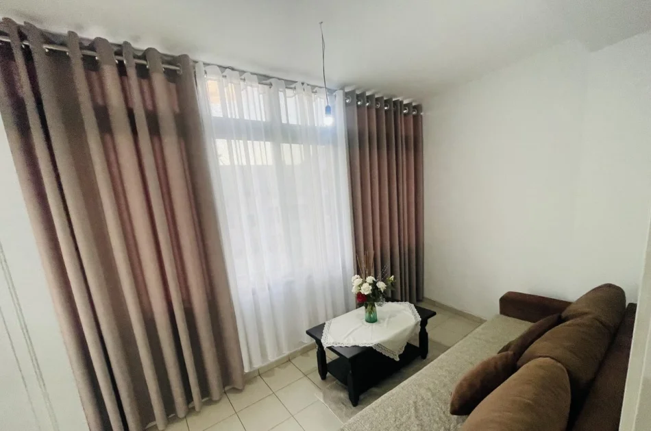 Tirane, jepet me qera apartament 2+1 Kati 7, 80 m² 500 € (Astir)