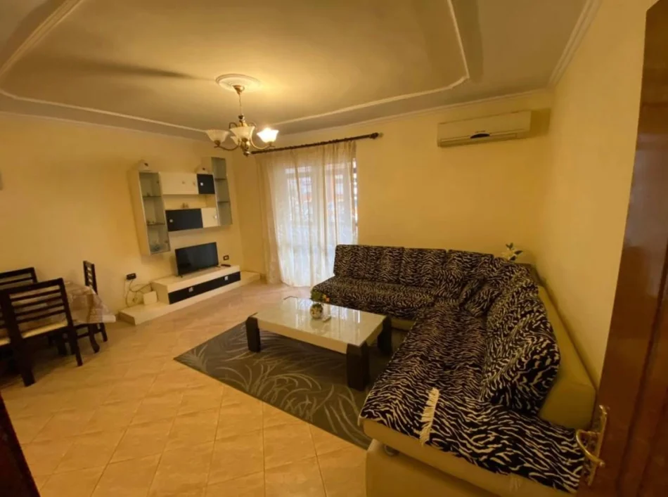 Tirane, jepet me qera apartament 2+1 Kati 5, 80 m² 550 € (Prokuroria e Rrethit Gjyqësor Tiranë)