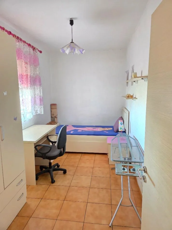 Tirane, jepet me qera apartament 2+1 Kati 3, 99 m² 450 € (Ish Fusha E Aviacionit)