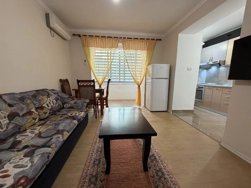 Tirane, jepet me qera apartament 1+1 Kati 2, 60 m² 550 € (Rruga e Elbasanit)