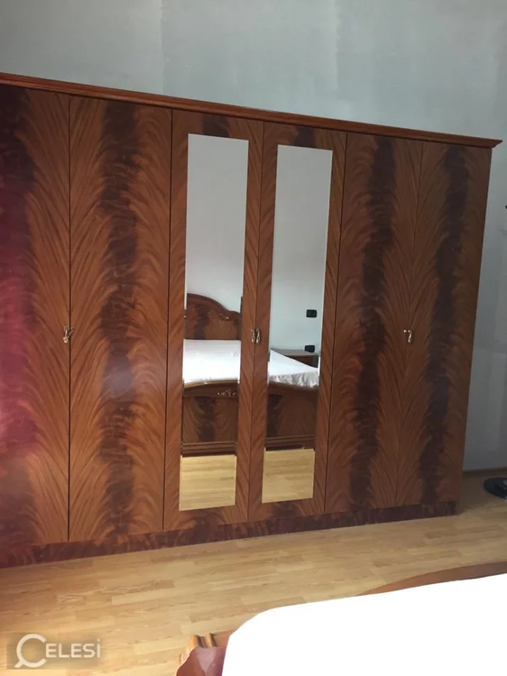 Tirane, jepet me qera apartament 3+1 Kati 4, 120 m² 600 € (Rruga Maksim Artioli , qyteti Studenti)