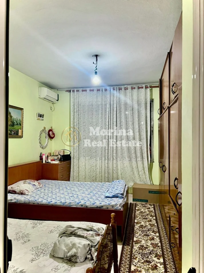 Tirane, jepet me qera apartament 2+1 Kati 3, 95 m² 500 € (Brryli)
