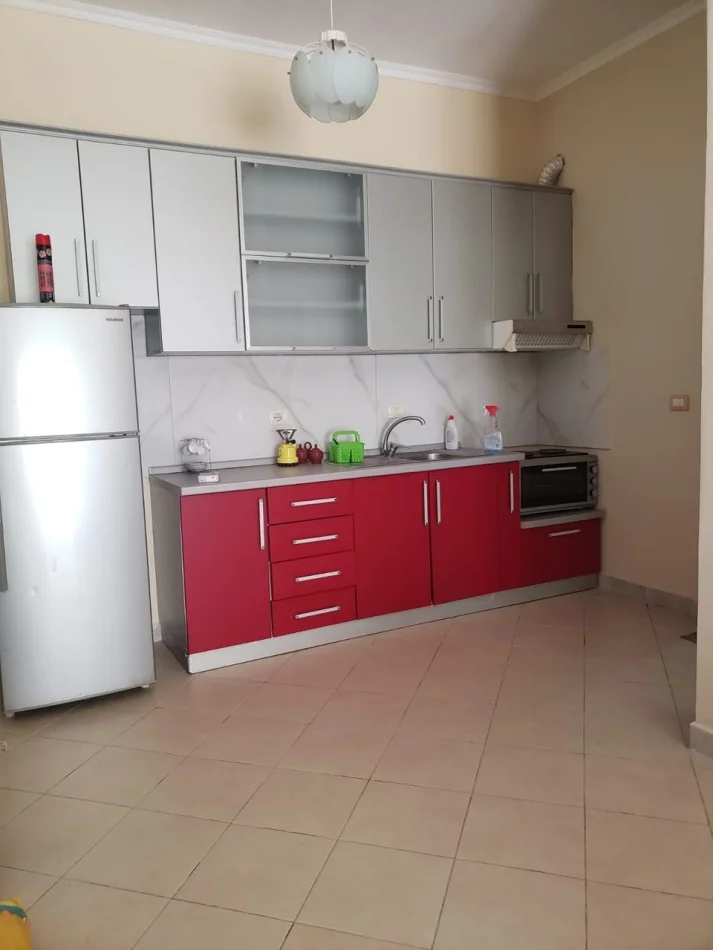 Durres, jepet me qera apartament 1+1 Kati 1, 70 m² 350 € (Golem)