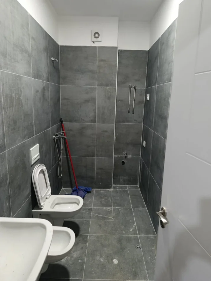 Tirane, jepet me qera apartament 1+1 Kati 1, 63 m² 400 € (5 Maj)