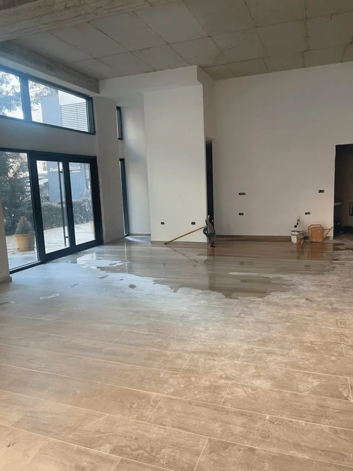 Tirane, jepet me qera ambjent biznesi Kati 0, 210 m² 1.500 € (Materniteti i Ri)