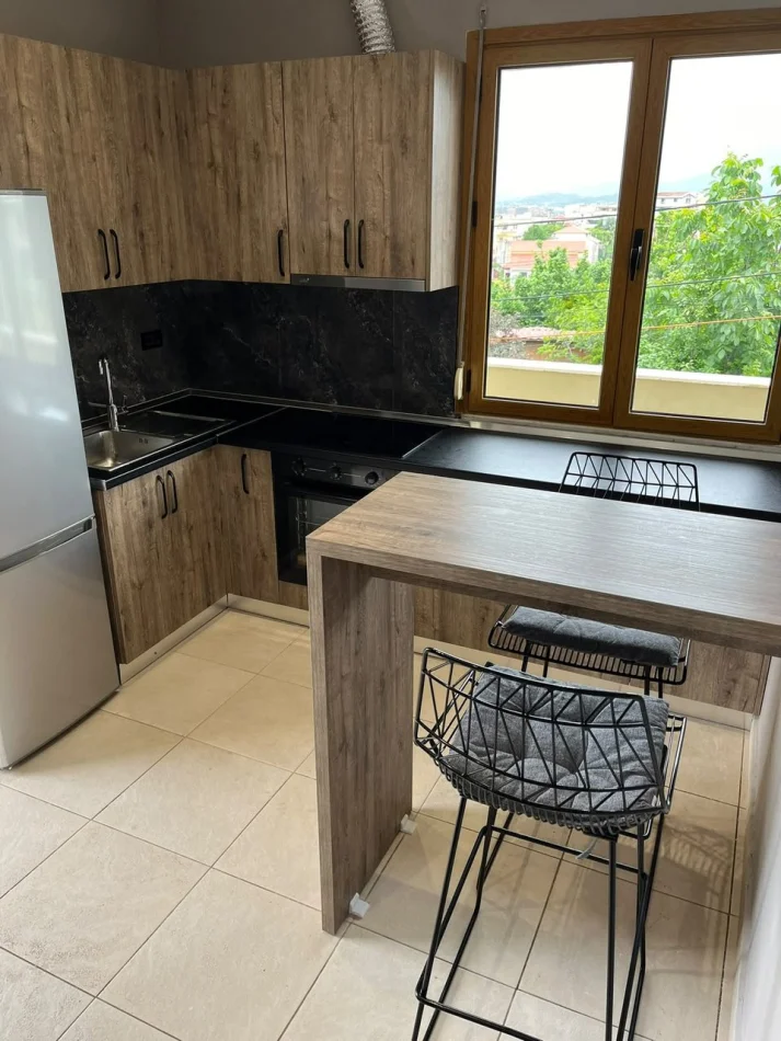 Tirane, jepet me qera apartament 1+1 Kati 2, 60 m² (Qyteti Studenti)