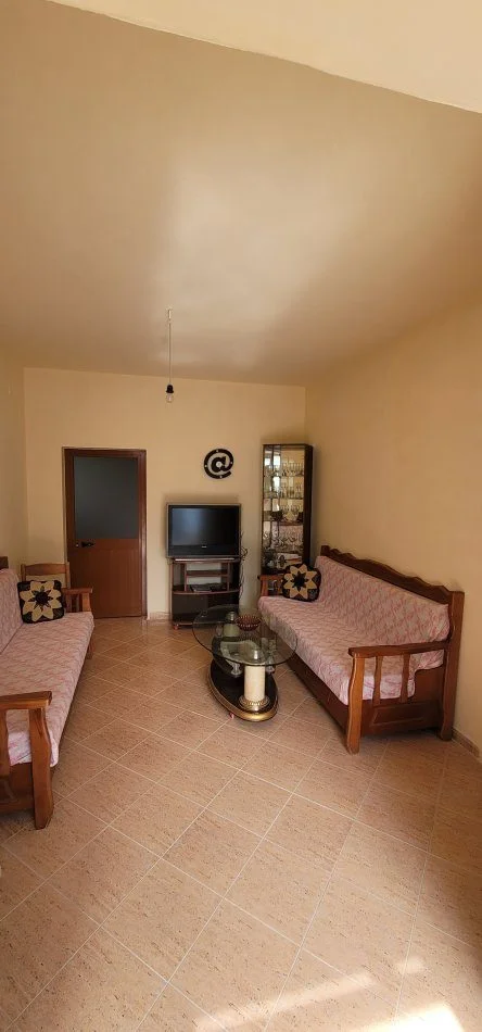 Tirane, jepet me qera apartament 1+1 Kati 1, 60 m² 300 € (Allias)