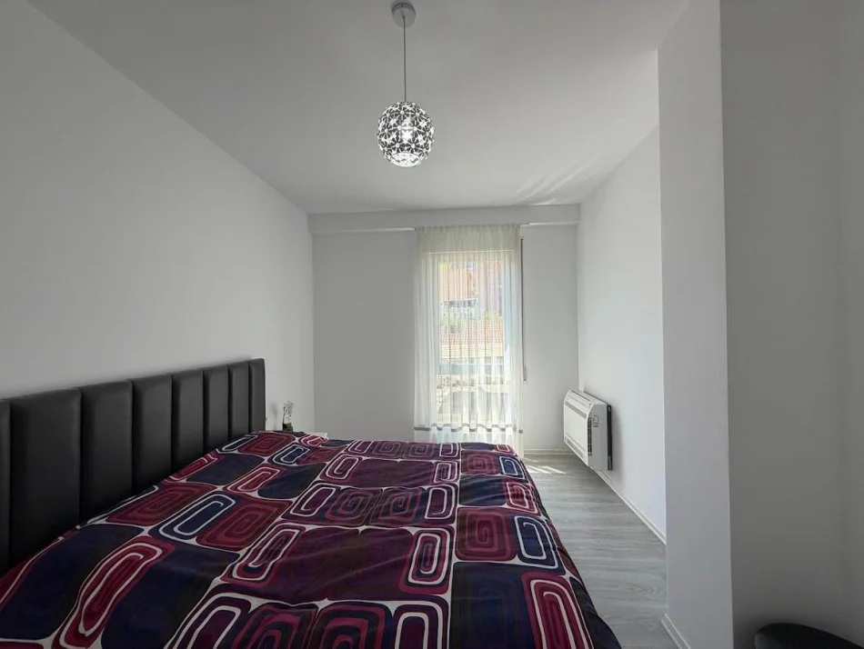 Tirane, jepet me qera apartament 1+1 Kati 2, 65 m² 750 € (Rruga e Barrikadave)