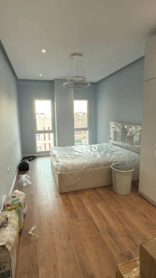 Tirane, jepet me qera apartament 1+1 Kati 5, 70 m² 650 € (Sheshi Karl Topia)