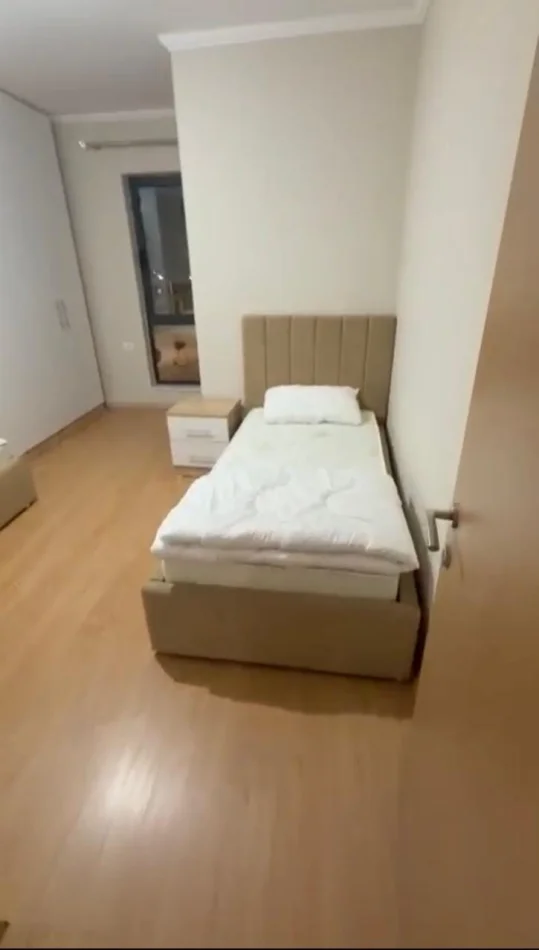 Tirane, jepet me qera apartament 2+1 Kati 2, 100 m² 500 € (Rruga 5 Maji)