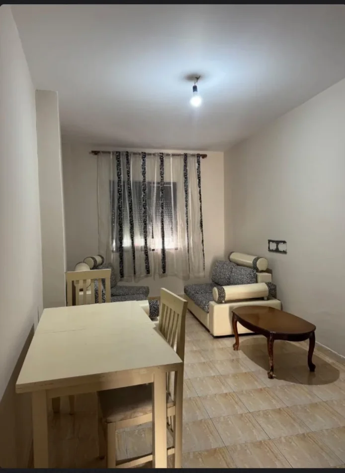 Tirane, jepet me qera apartament 1+1 Kati 1, 60 m² 400 € (Stadiumi Dinamo)