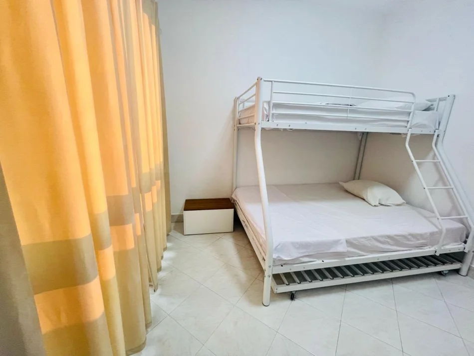 Tirane, jepet me qera apartament Studio Kati 2, 30 m² 320 € (Vilat Amerikane)