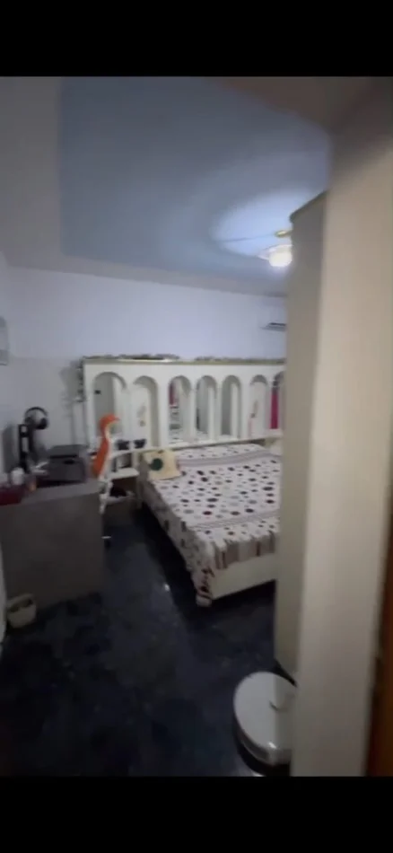Tirane, jepet me qera apartament 1+1 Kati 2, 90 m² 500 € (Rruga e Kavajës)