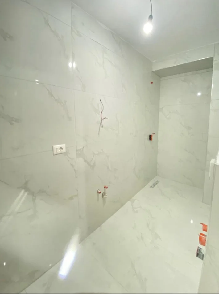 Tirane, shitet apartament 1+1 Kati 5, 60 m² 160.000 € (Rruga e Kosovareve)