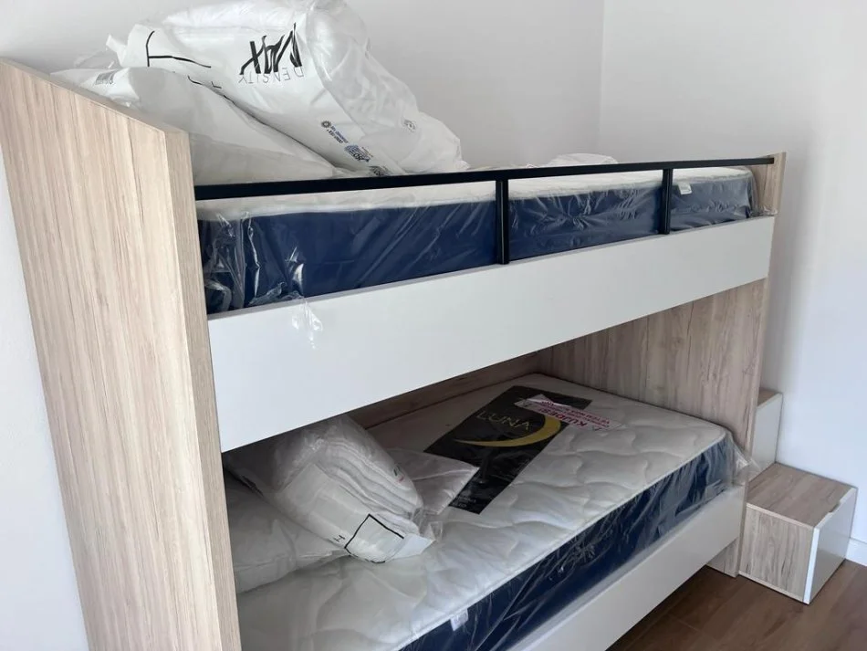 Tirane, jepet me qera apartament 2+1+Ballkon Kati 5, 90 m² 450 € (Restorant Fresku)