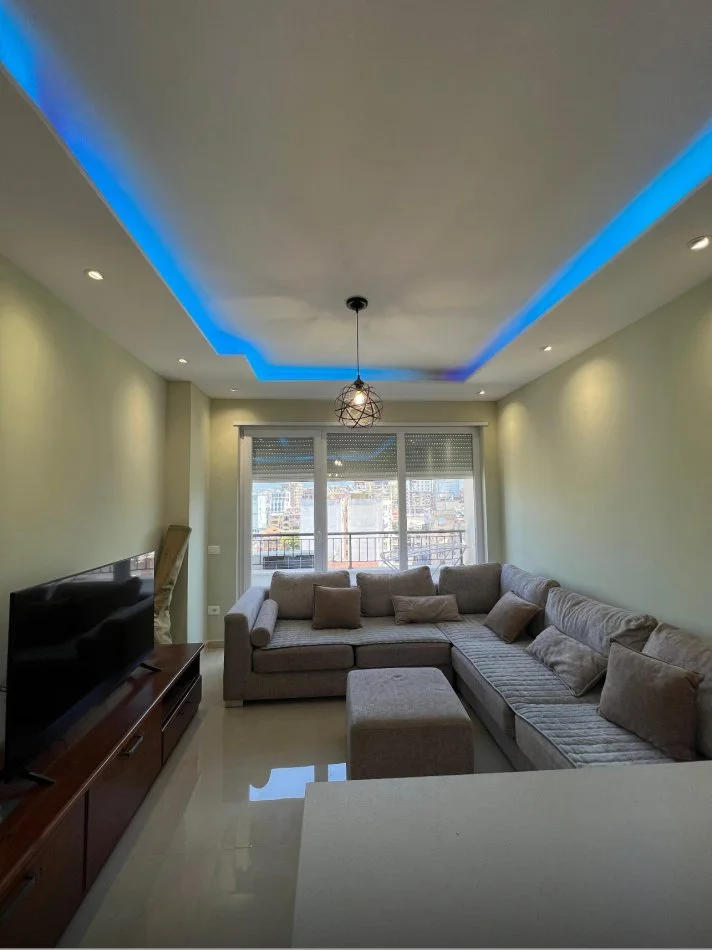 Shqiperi, jepet me qera apartament 2+1 Kati 6, 1.300 € (Kafe flora)